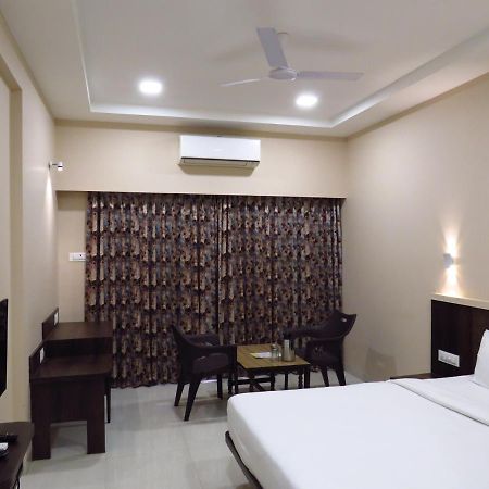 City Palace Resort Lonavala Luaran gambar