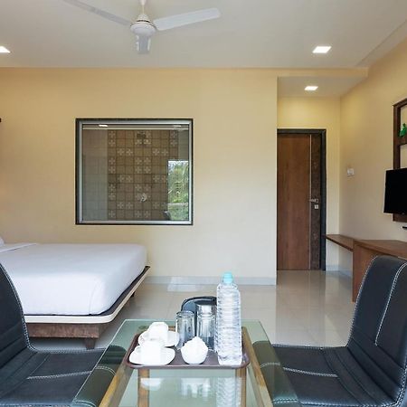 City Palace Resort Lonavala Luaran gambar