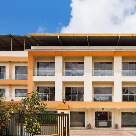 City Palace Resort Lonavala Luaran gambar
