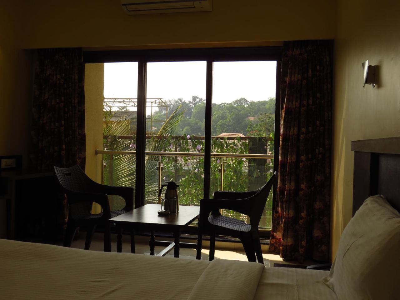 City Palace Resort Lonavala Luaran gambar