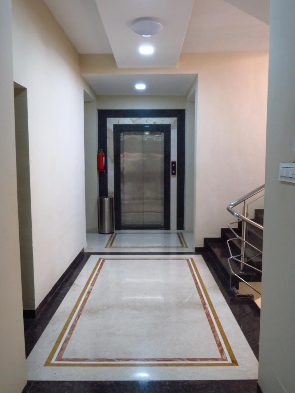 City Palace Resort Lonavala Luaran gambar