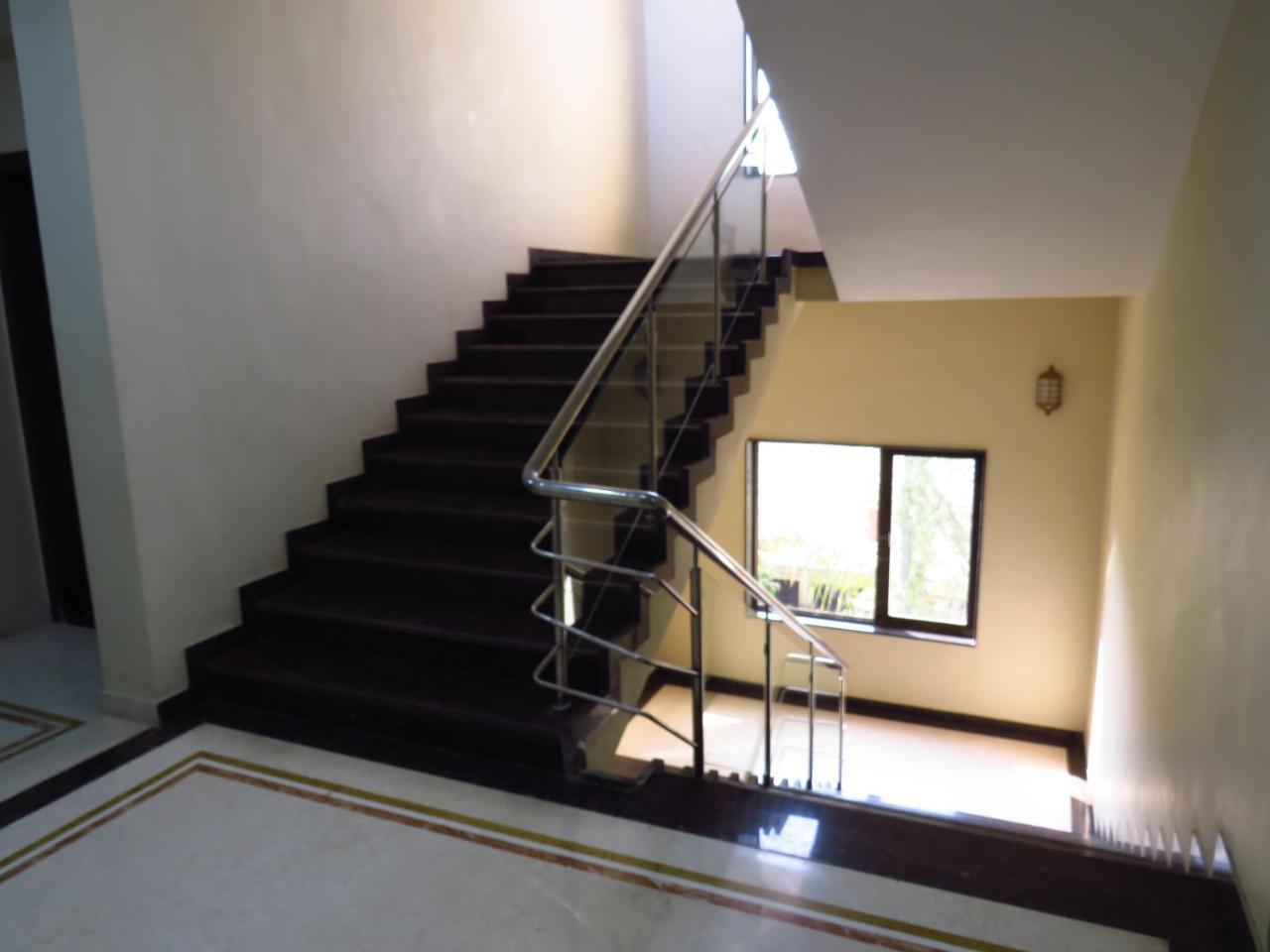 City Palace Resort Lonavala Luaran gambar