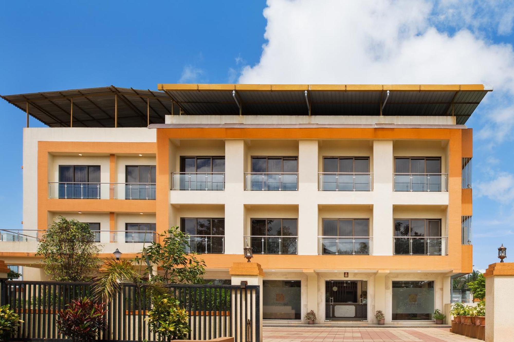City Palace Resort Lonavala Luaran gambar