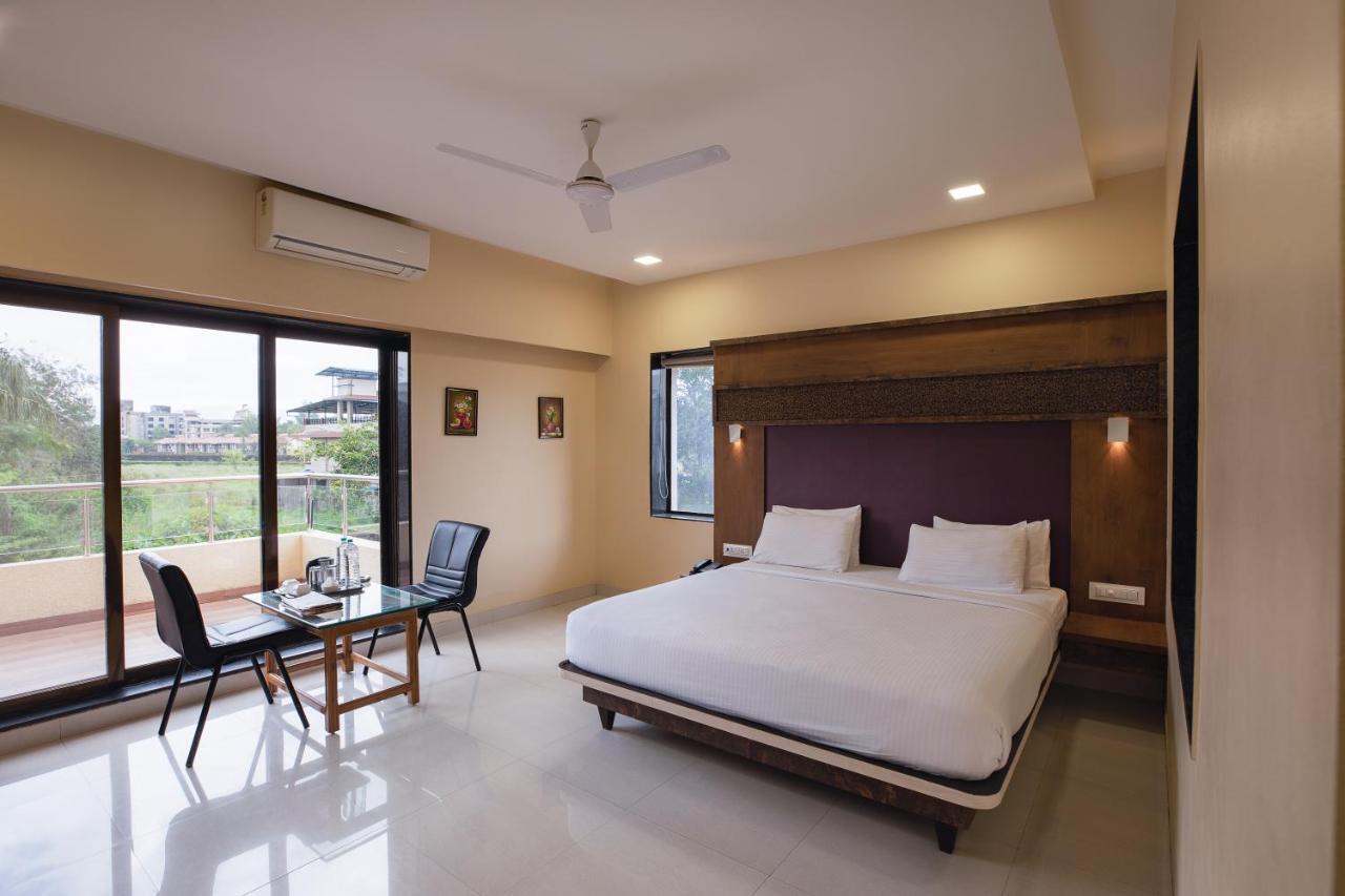 City Palace Resort Lonavala Luaran gambar