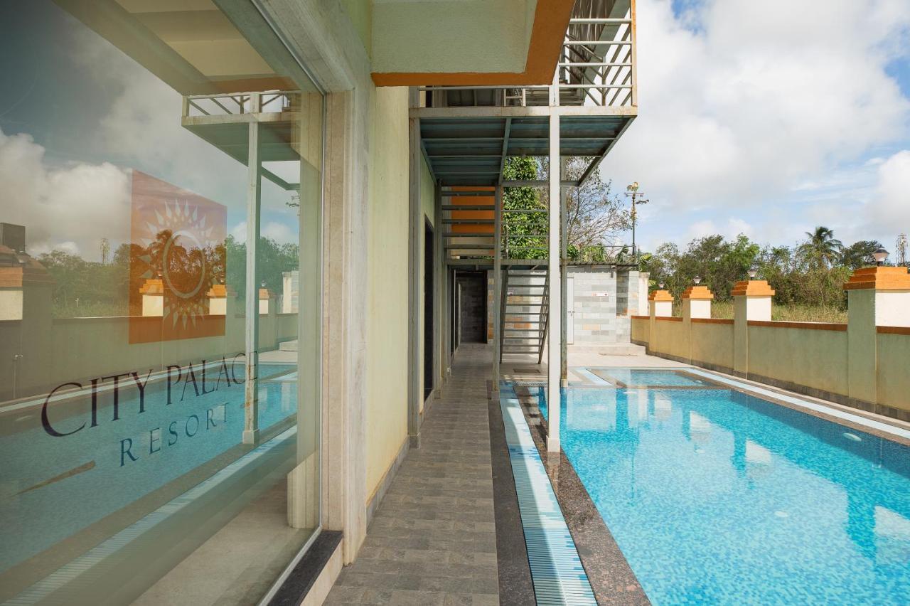 City Palace Resort Lonavala Luaran gambar