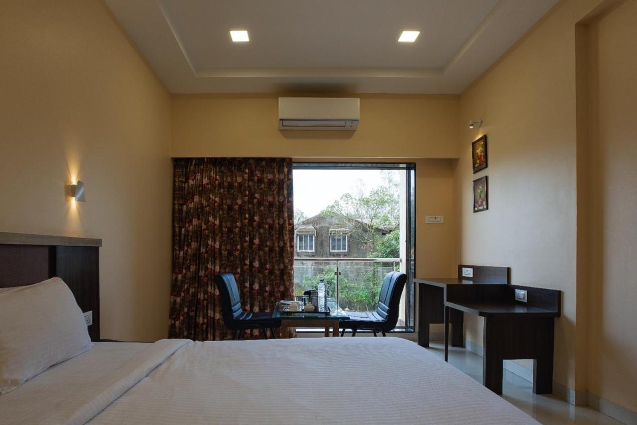 City Palace Resort Lonavala Luaran gambar